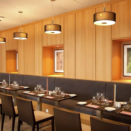 Hilton Garden Ξενοδοχείο 4*